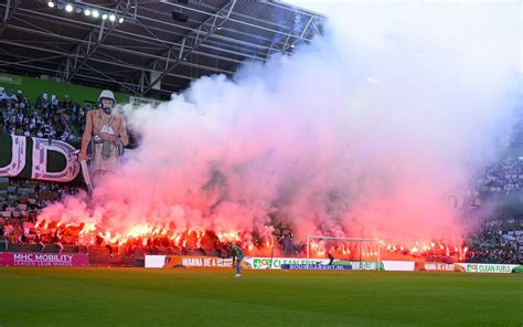 Volksfeest in de Euroborg. Zo ging het er aan toe tijdens FC Groningen-Roda JC: 'Dit gaan we ...