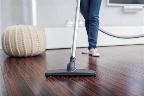 How Vacuuming Hardwood Floors is Different From Vacuuming Carpet Floors ...