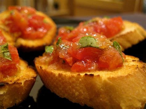 Spanish-style Toast with Tomato Recipe and Nutrition - Eat This Much