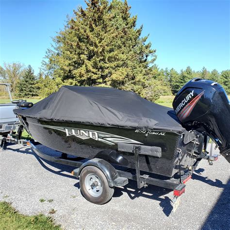 Lund Boat Cover on a 1650 Rebel XL in black Sunbrella