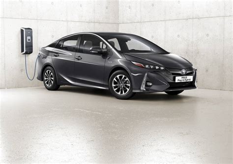 Toyota Prius Plug In Hybrid 2024 - Bibi Marita