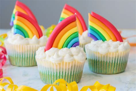 Rainbow Cupakes Recipe + Decorating Tutorial - Extreme Couponing Mom