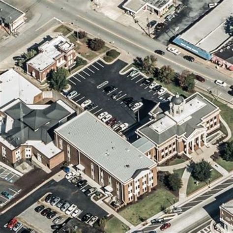 Barrow County Courthouse in Winder, GA (Bing Maps)