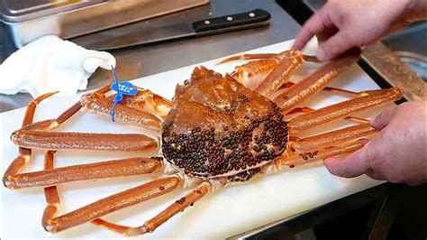 Japanese Street Food - GIANT SNOW CRAB Seafood Okinawa Japan - YouTube