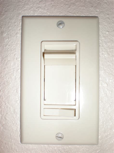 File:Electric residential lighting dimmer switch.JPG - Wikimedia Commons