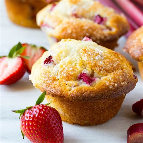 Embrace Spring Flavors with these Strawberry Rhubarb Muffins | Coupons.com