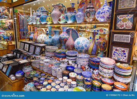 Traditional Turkish Souvenirs in Grand Bazaar in Istanbul Editorial Stock Photo - Image of ...