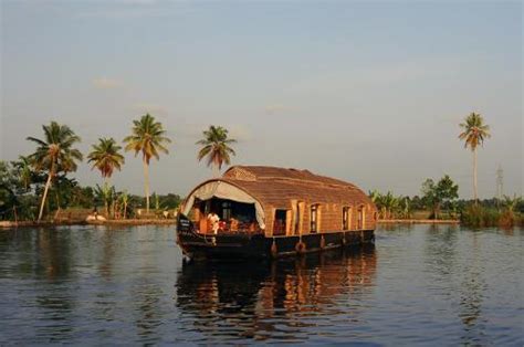 Top 5 Houseboats Near Kuttanad, Kerala - Updated 2024 | Trip101