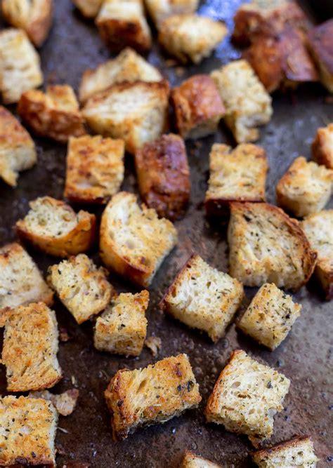 EASY HOMEMADE CROUTONS RECIPE!!! + WonkyWonderful