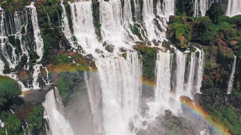 Flying over the world's largest waterfall - Iguazu Falls, Brazil [OC] [2560x1440] : r/EarthPorn