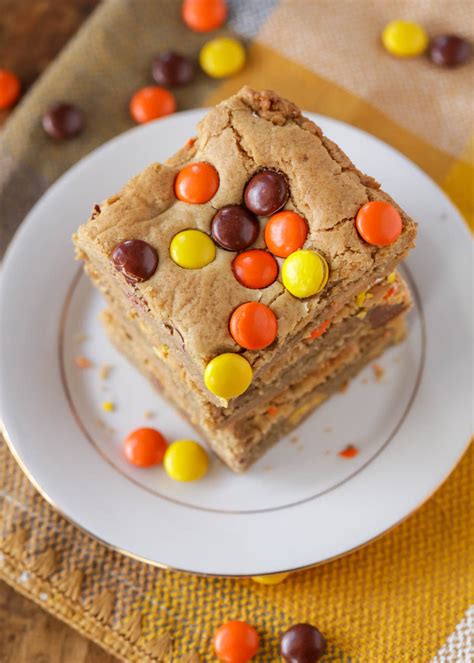 Reeses Pieces Blondies {Peanut Butter + Chocolate} | Lil' Luna