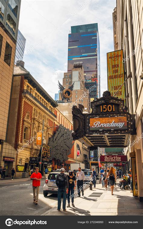 Time Square. Paramount Building, 1501 Broadway. – Stock Editorial Photo © hannator #272246950