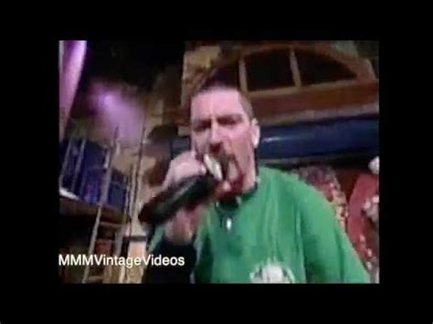 House of Pain "Jump Around" Live Performance - YouTube