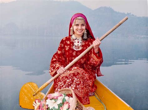 Shopping in Kashmir: Top 10 Things You Take Home from Kashmir