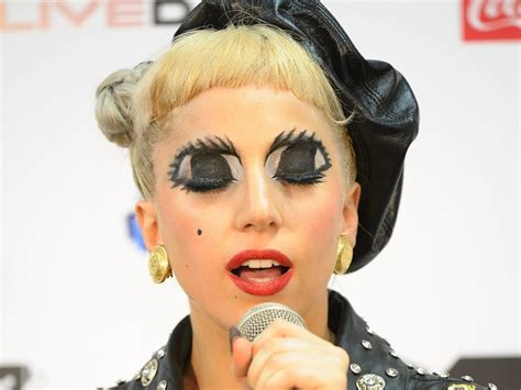 Check out these 6 eye makeup looks that make Lady Gaga more stunning and glamorous!