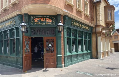 Rose and Crown Pub and Dining Room | the disney food blog