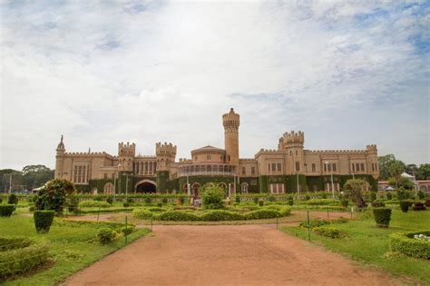 Bangalore Palace - Bangalore Sightseeing Co.