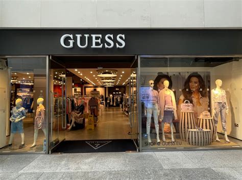 Guess | Victoria Square