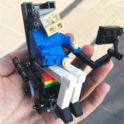 There are Stephen Hawking lego sets out there : r/ofcoursethatsathing