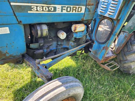 Ford 3600 tractor - Ellwood farm machinery