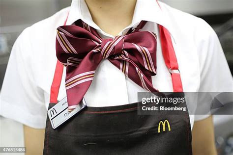 134 Mcdonalds Uniform Stock Photos, High-Res Pictures, and Images ...