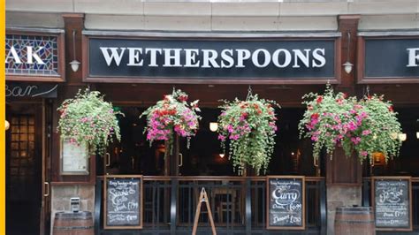 Wetherspoons Unveils Christmas Menu Under £15