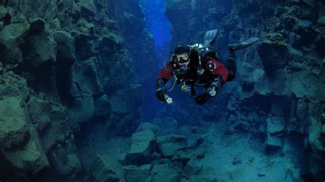 Diving in Silfra Day Tour | Activity Iceland