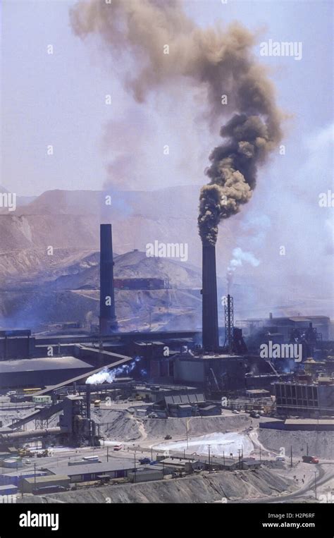 CALAMA, CHILE - Smelter smokestack pollution at Chuquicamata copper mine. 1993 Stock Photo - Alamy