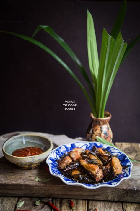 Ayam Tangkap Aceh (Indonesian Fried Chicken with Spices and Herbs) - What To Cook Today