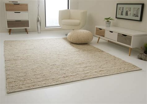 Latitude Run Hand-woven Rug Wilmslow made from wool in a classic wool ...