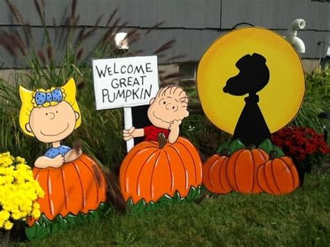 Hand Painted Snoopy Sally Linus Welcome Great Pumpkin