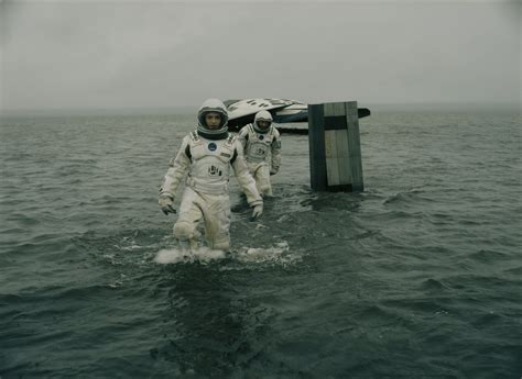 'Interstellar' is an ambitious, imperfect sci-fi epic, reviews say - LA Times