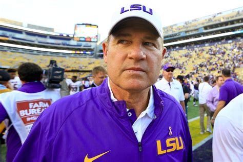 LISTEN: Les Miles makes his pick for Saturday's LSU-Ole Miss game