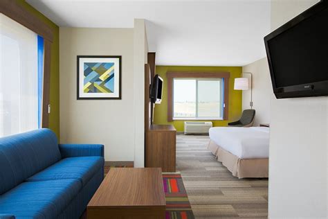 HOLIDAY INN EXPRESS & SUITES ONTARIO $122 ($̶1̶6̶3̶) - Updated 2023 ...