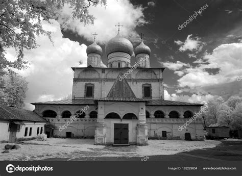 The Old ortodox church in The Great (Veliky) Novgorod, Russia — Stock Photo © konstantin32 ...