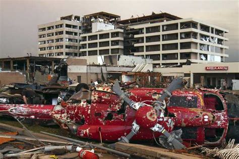 Joplin MO (Missouri) Tornado Photo Video 2011