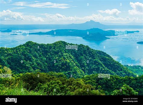 Tagaytay taal volcano hi-res stock photography and images - Alamy