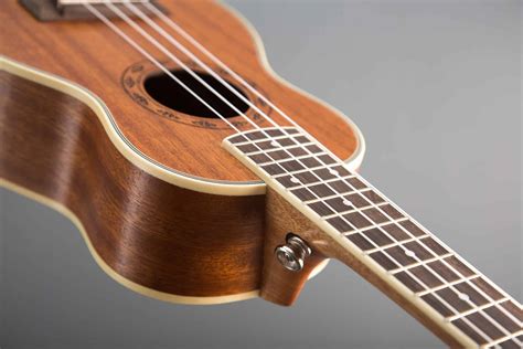 How to Change Ukulele Strings: Knots, Tips and Tricks