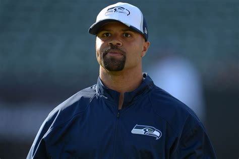 Seahawks defensive coordinator Kris Richard talks ball - Field Gulls