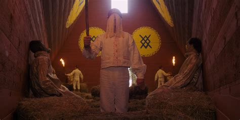 15 Scariest Midsommar Scenes We Can't Stop Thinking About