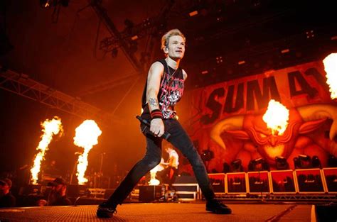 Sum 41 Singer Deryck Whibley Back Home After Pneumonia Hospitalization