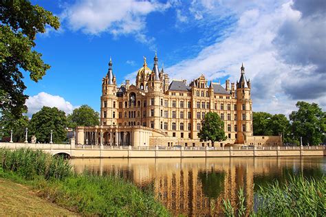 Schwerin Castle - History and Facts | History Hit