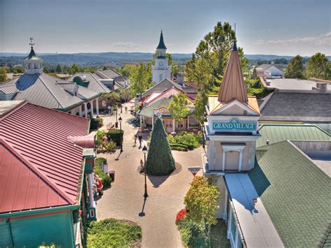 Your Guide For the Top 6 Shopping Destinations in Branson, Missouri