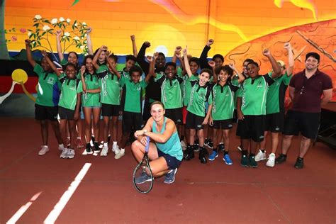 Ash Barty helps deliver $115,000 boost to Indigenous tennis in Queensland during visit to Cairns ...