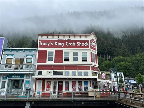 Tracy's King Crab Shack Review: Worth It When in Alaska? - UponArriving