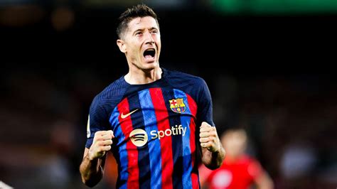 Robert Lewandowski UNSTOPPABLE Skills & Goals Barcelona 2022/23 - YouTube