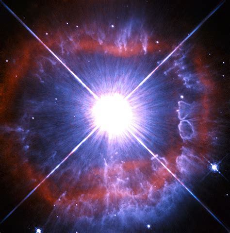 Snapshot of a shedding star | ESA/Hubble