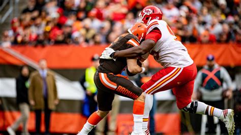 Chiefs Notebook: With a Sack in Five-Straight Games, DE Chris Jones is ...