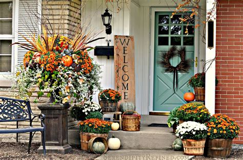 30 Fall Porch Decorating Ideas - Ways to Decorate Your Porch for Fall