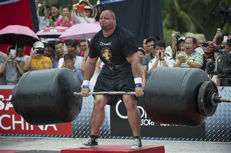 Watch the world’s strongest man lift 975 pounds | For The Win